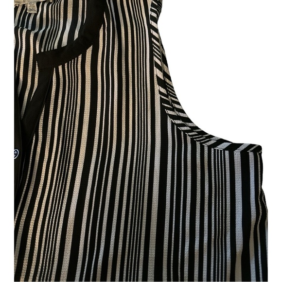 GREY & GRAY Top, sleeveless, black and light gray stripes.  Generous XL - Picture 6 of 7